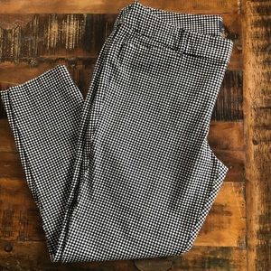 Old Navy Pixie Ankle pants